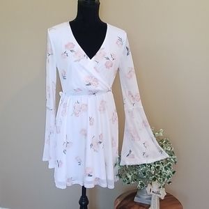 🌸Polly & Esther Bell-Sleeve Dress🌸